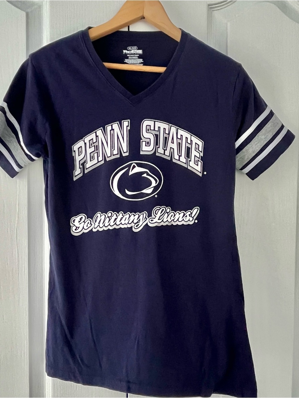 Penn State Nittany Lions Women’s T-Shirt V-neck Knights Apparel XL (runs small)